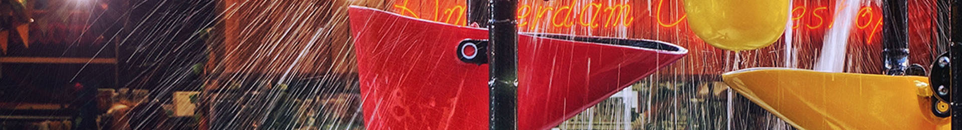 Photo of the iconic Cuba St Bucket Fountain