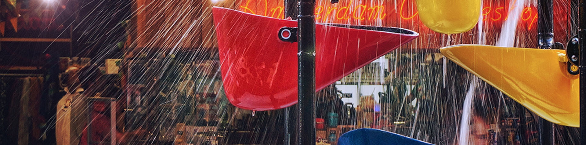 Photo of the iconic Cuba St Bucket Fountain